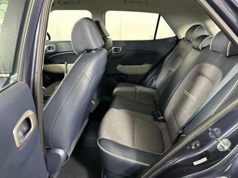 Certified 2023 Hyundai Venue Limited image 25
