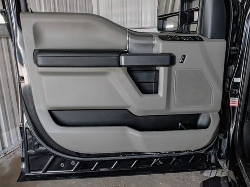 Used 2022 Ford F350 XLT w/ XLT Premium Package image 42