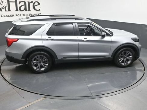 Used 2022 Ford Explorer XLT w/ Equipment Group 202A AWD/4WD image 42