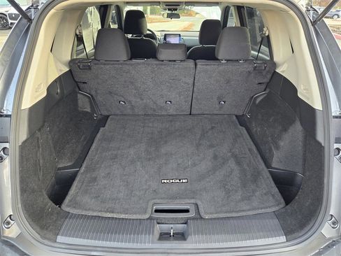 Used 2023 Nissan Rogue S image 27