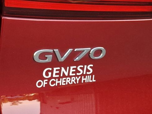 Certified 2023 Genesis GV70 2.5T w/ Cargo Package AWD/4WD image 30