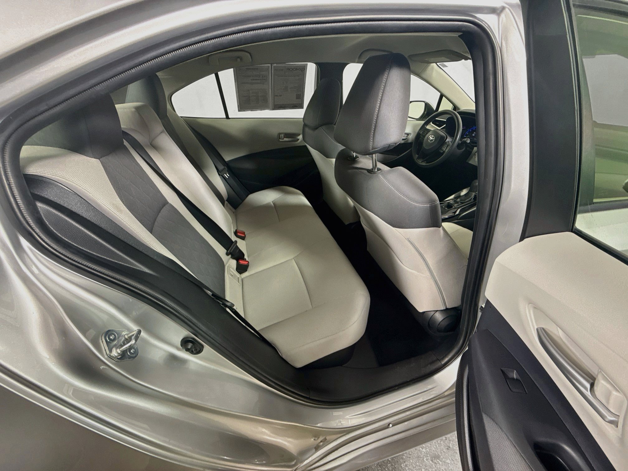 Used 2020 Toyota Corolla LE FWD image 23