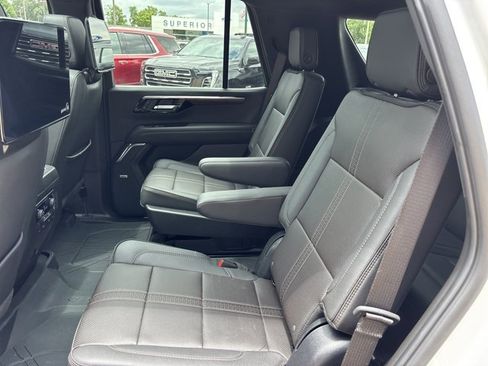 Used 2025 Chevrolet Tahoe High Country AWD/4WD image 17
