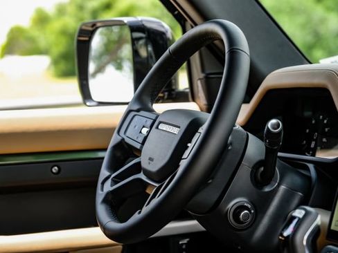 New 2026 Land Rover Defender 110 X-Dynamic SE AWD/4WD image 18
