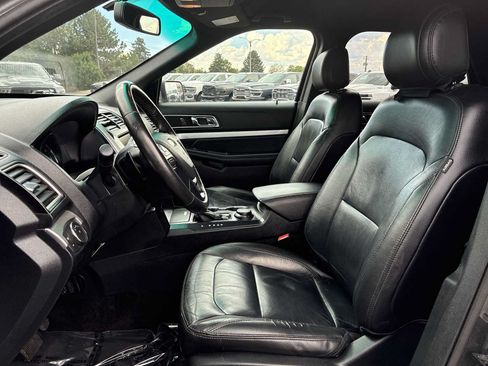 Used 2016 Ford Explorer XLT w/ Equipment Group 202A AWD/4WD image 13