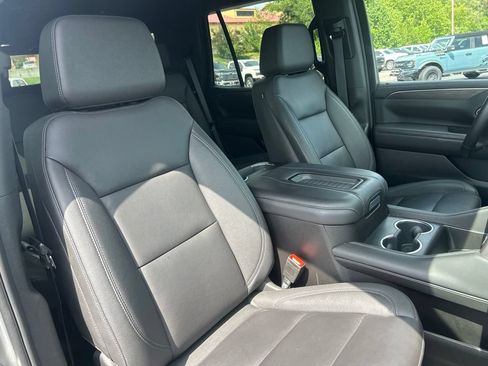 Used 2023 Chevrolet Tahoe LT w/ Luxury Package AWD/4WD image 40