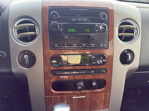 Used 2004 Ford F150 XLT image 19