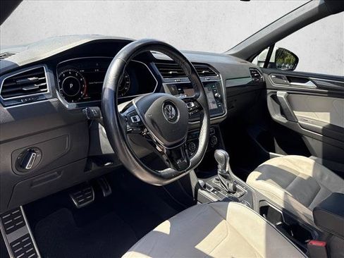 Used 2019 Volkswagen Tiguan SEL Premium R-Line w/ 3rd Row Seat Package AWD/4WD image 9