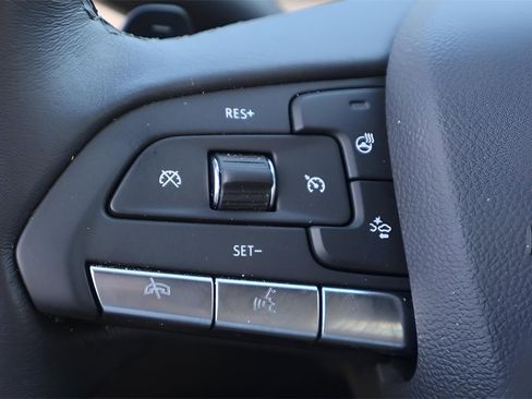 Used 2024 Cadillac XT4 Luxury w/ Cold Weather Package image 16