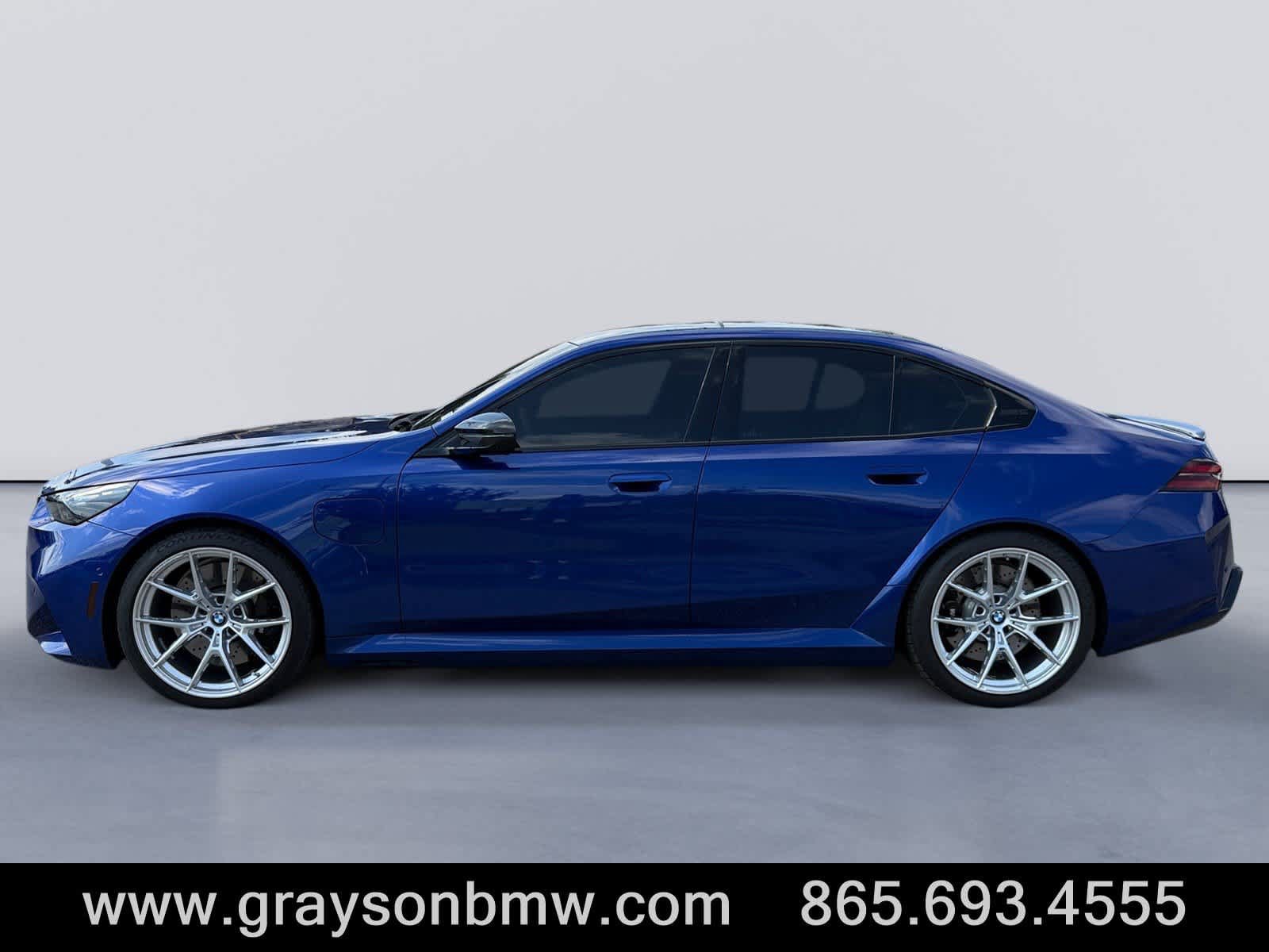 Used 2025 BMW M5 w/ Carbon Package AWD/4WD image 6