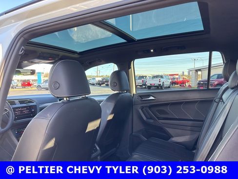 Used 2022 Volkswagen Tiguan SE R-Line image 20