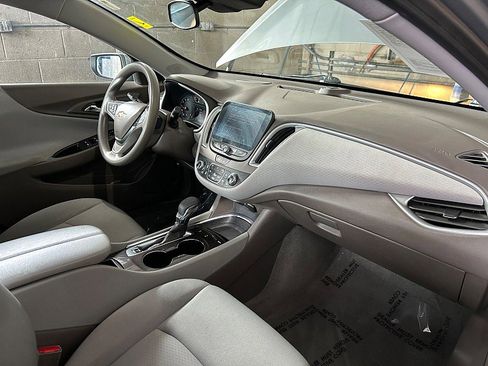 Used 2024 Chevrolet Malibu LT image 28