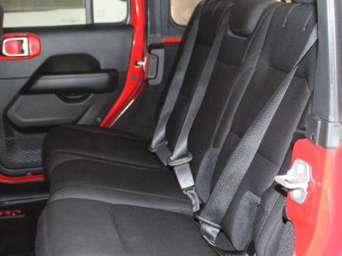 Used 2020 Jeep Wrangler Unlimited Sahara image 20