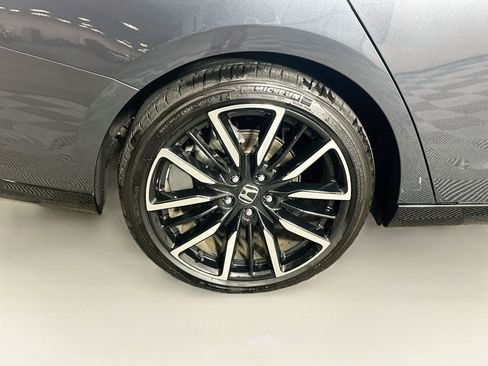 Used 2025 Honda Accord Touring image 11
