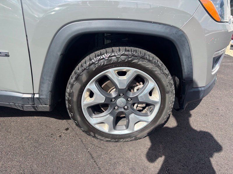 Used 2019 Jeep Compass Limited AWD/4WD image 16
