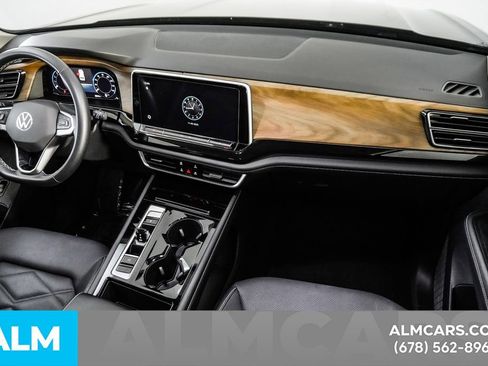 Used 2025 Volkswagen Atlas SE image 24