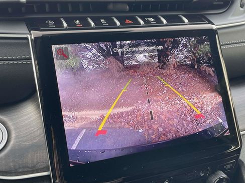 New 2025 Jeep Grand Cherokee L Limited image 17