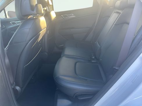 Used 2024 Kia Sportage EX FWD image 18