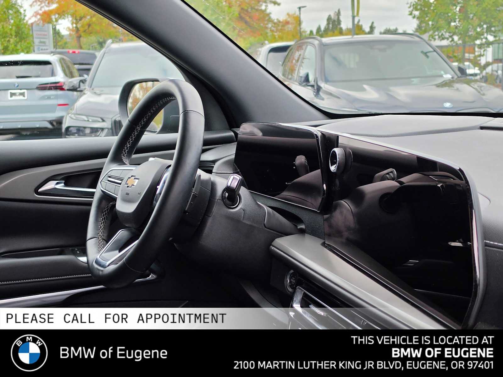 Used 2025 Chevrolet Traverse LT AWD/4WD image 12
