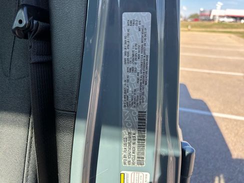 Used 2024 Jeep Gladiator Sport image 13