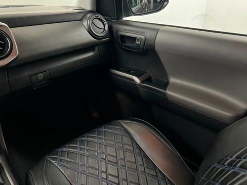 Used 2022 Toyota Tacoma SR5 image 10