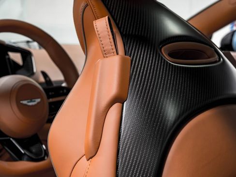 Used 2025 Aston Martin Vanquish image 19