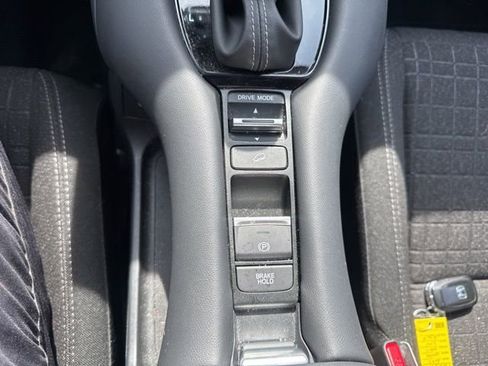 Used 2025 Honda HR-V LX image 25