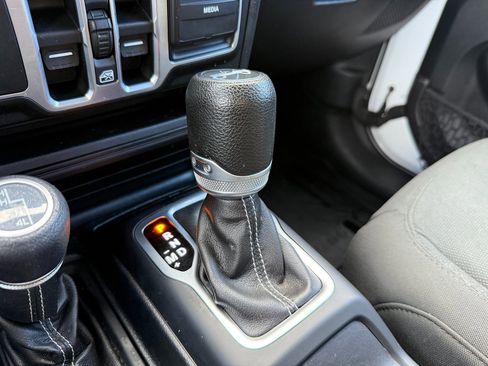 Used 2018 Jeep Wrangler Unlimited Sahara w/ Dual Top Group image 27