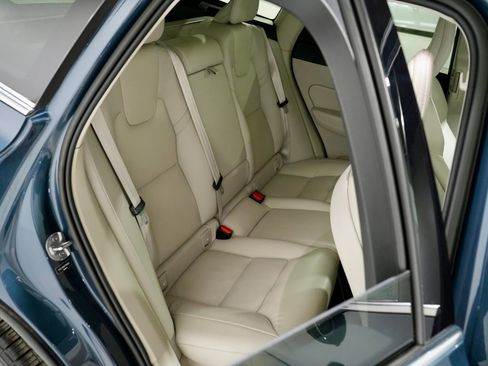 Used 2023 Volvo XC60 B5 Plus w/ Climate Package image 29