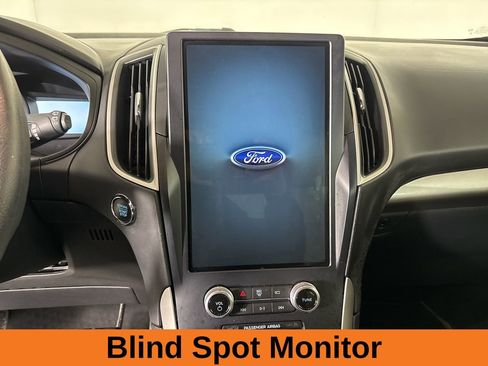 Used 2023 Ford Edge SE image 11