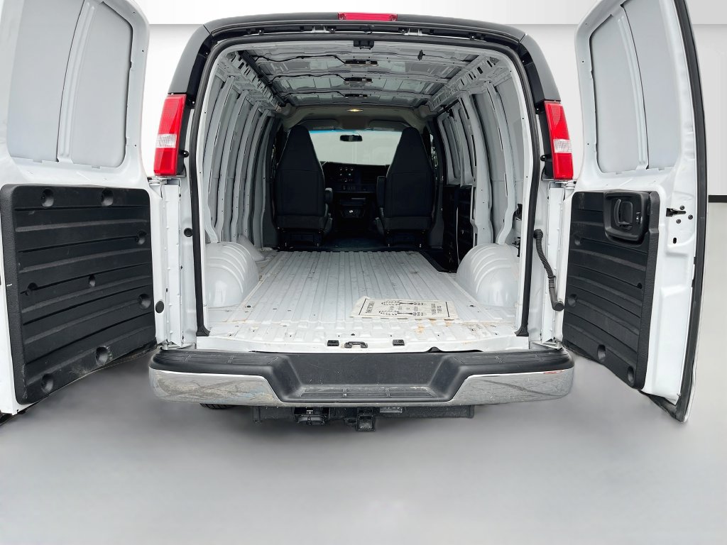Used 2025 GMC Savana 3500 w/ Driver Convenience Package RWD image 23