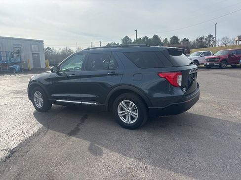 Used 2022 Ford Explorer XLT image 5