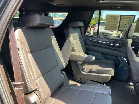Used 2023 GMC Yukon Denali w/ Denali Reserve Package image 25