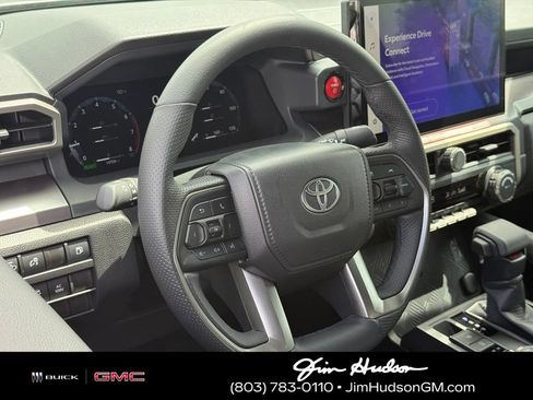Used 2025 Toyota Tacoma TRD Off-Road AWD/4WD image 18