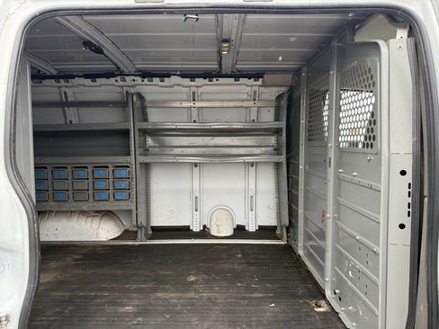 Used 2021 Chevrolet Express 2500 w/ Driver Convenience Package image 18