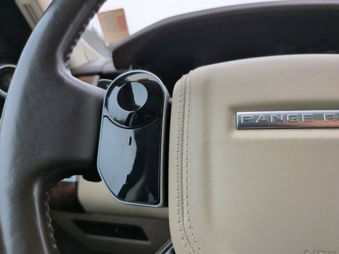 Used 2020 Land Rover Range Rover HSE image 23