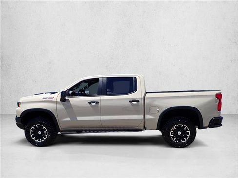 Used 2023 Chevrolet Silverado 1500 ZR2 w/ Technology Package AWD/4WD image 2