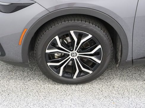 Certified 2024 Toyota Crown XLE image 11