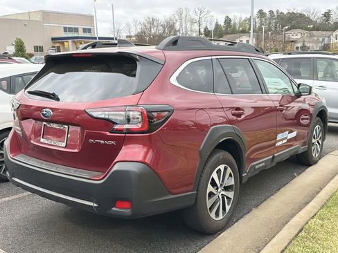 Used 2025 Subaru Outback Premium image 4