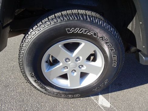 Used 2018 Jeep Wrangler Unlimited Sport S image 28