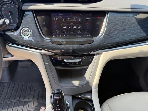 Used 2024 Cadillac XT6 Premium Luxury w/ Technology Package FWD image 33