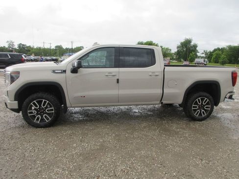 New 2026 GMC Sierra 1500 AT4 w/ AT4 Premium Package AWD/4WD image 9