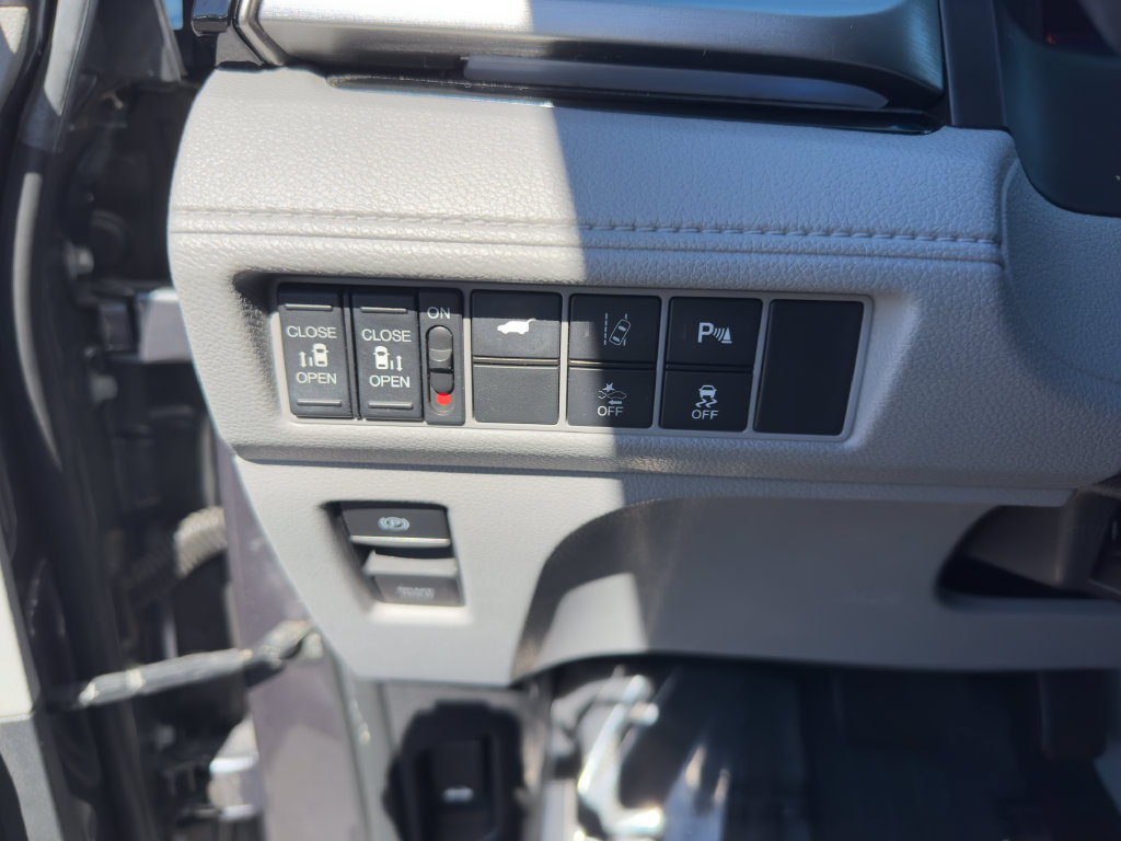 Used 2018 Honda Odyssey Elite image 27