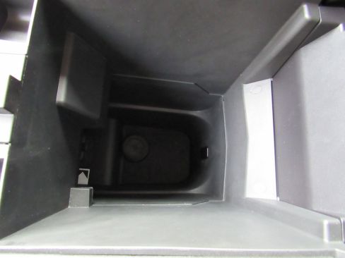 Used 2024 Ford Edge Titanium image 23