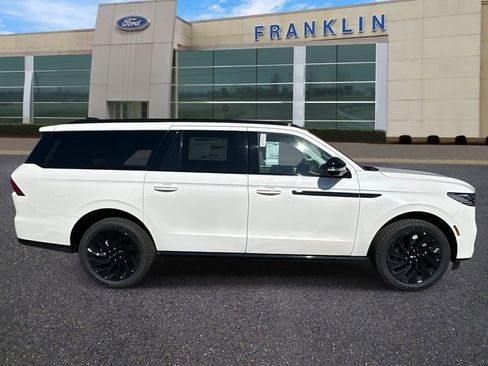 New 2026 Lincoln Navigator L Reserve w/ Jet Appearance Package image 8