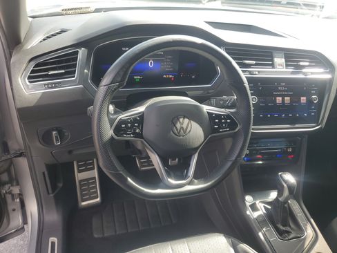Used 2022 Volkswagen Tiguan SE R-Line FWD image 15