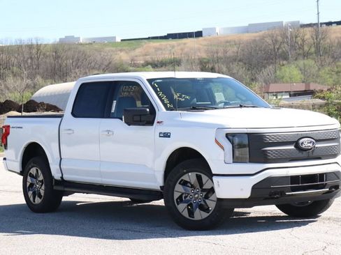 New 2025 Ford F150 Lightning Flash AWD/4WD image 2
