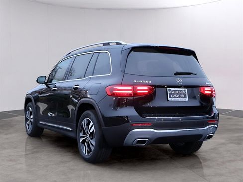 New 2025 Mercedes-Benz GLB 250 4MATIC image 5