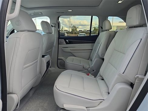 New 2026 Buick Enclave Avenir w/ Super Cruise Package image 16