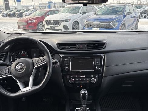 Used 2019 Nissan Rogue SV image 12